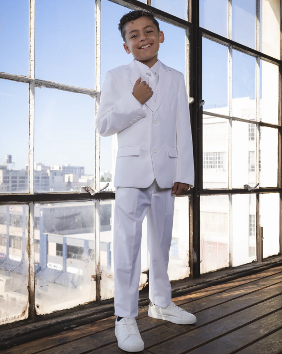 007 White Suite