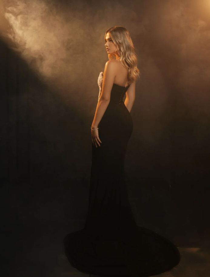 The Valentina Midnight Sculpture Gown