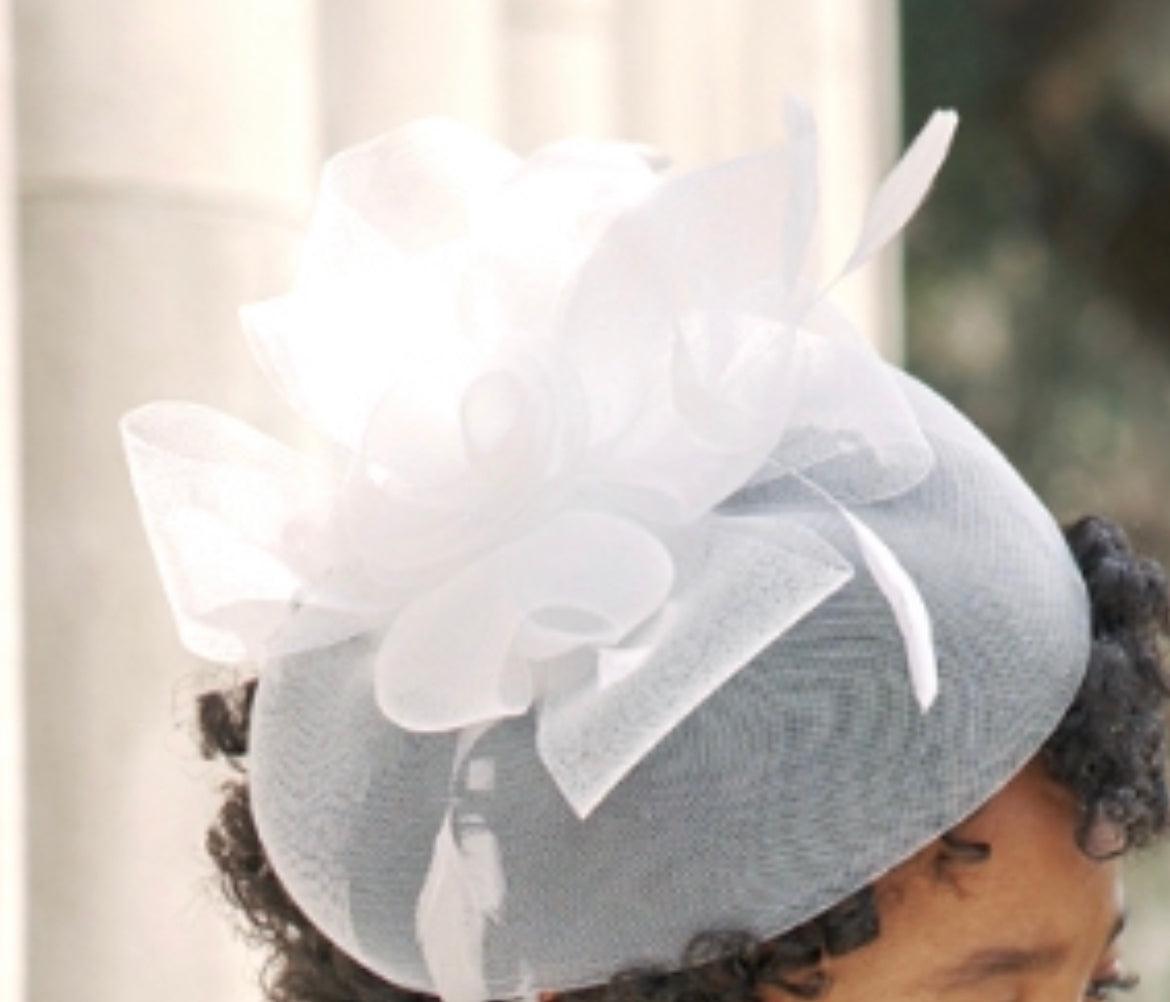 Elegant Feather Fascinator